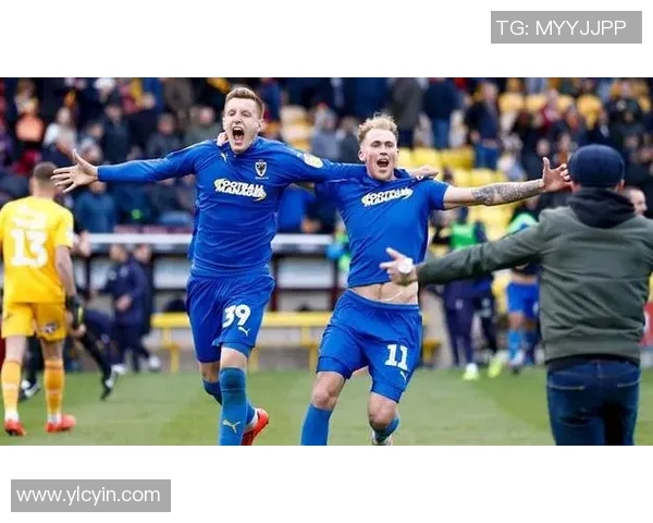 阿克灵与伯顿的激烈对决揭示了足球战术与团队合作的重要性